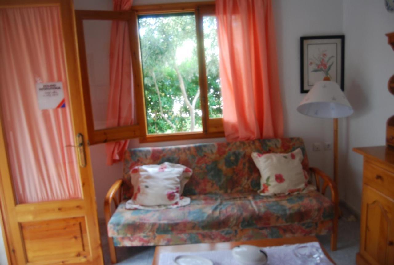 Es Pins Apartment Cala Blanca  Bilik gambar