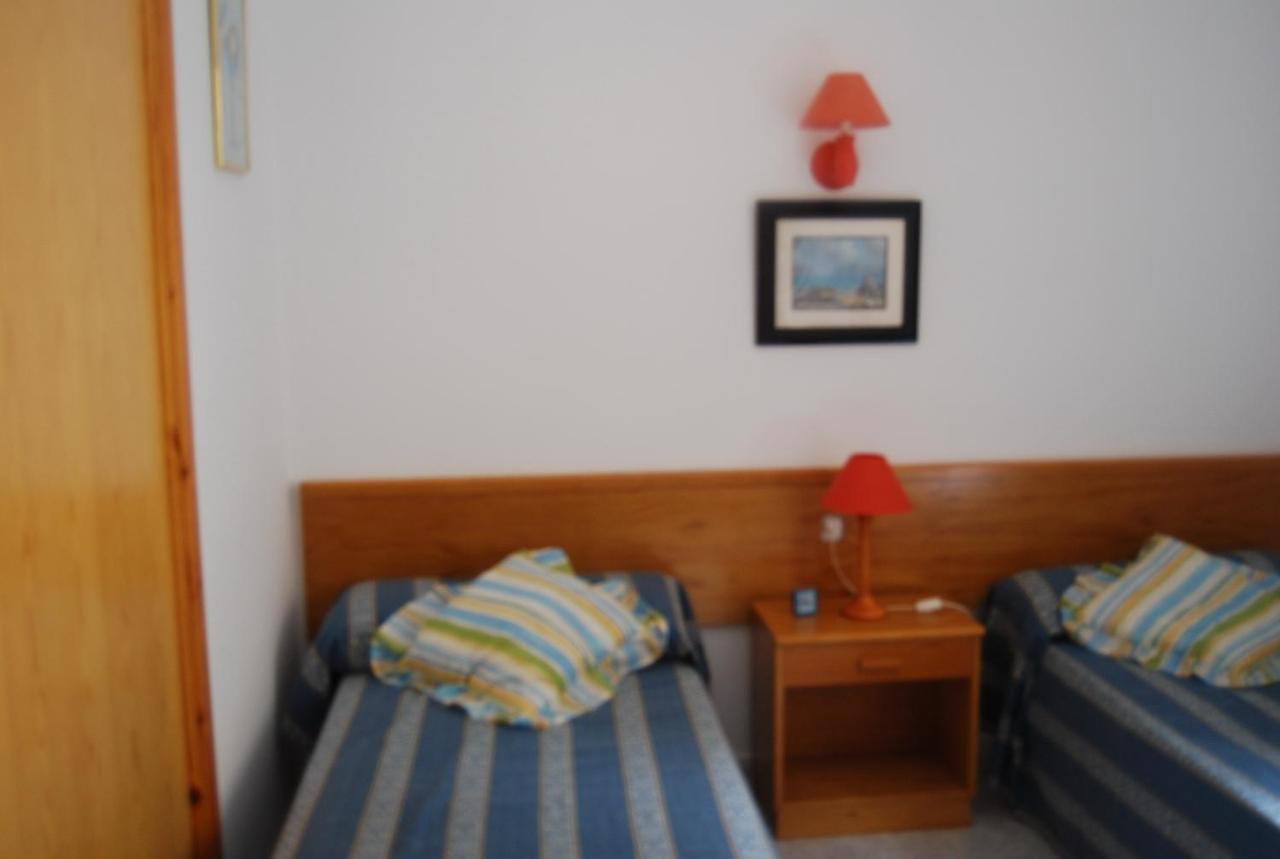 Es Pins Apartment Cala Blanca  Bilik gambar